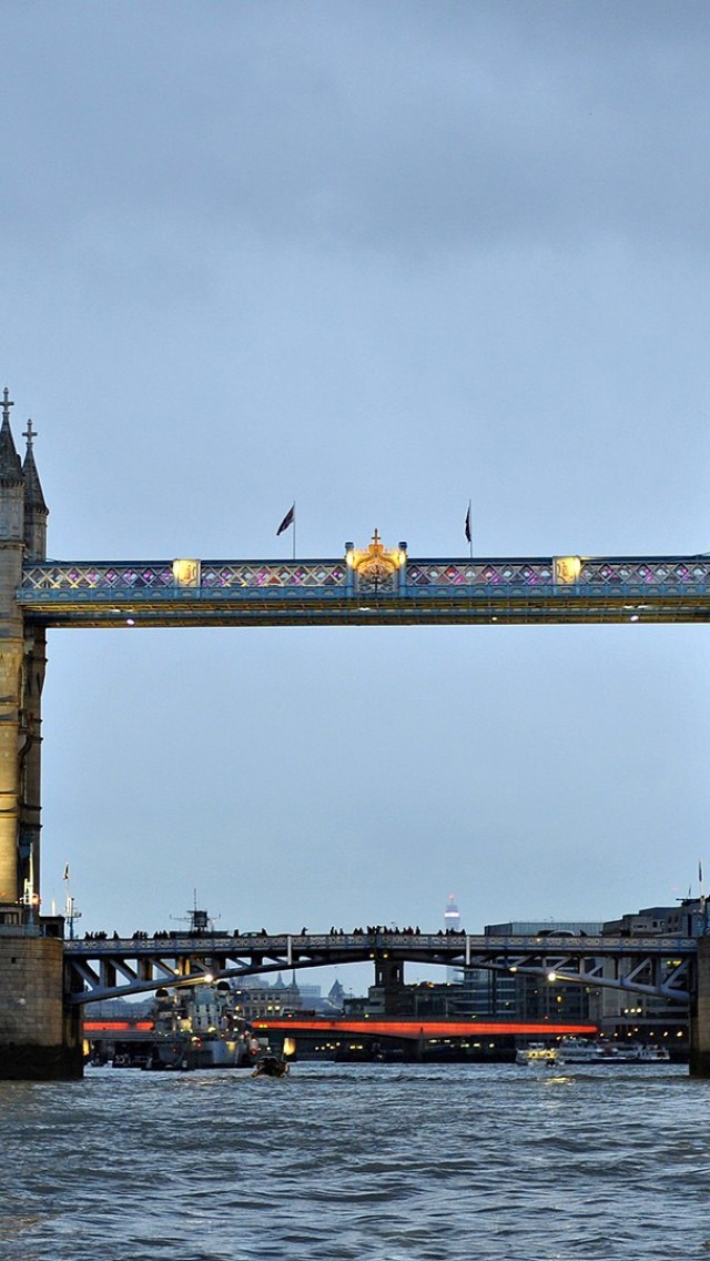 London bridge 640x1136