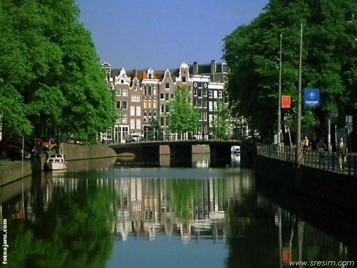 Amsterdam lake 700 x 525