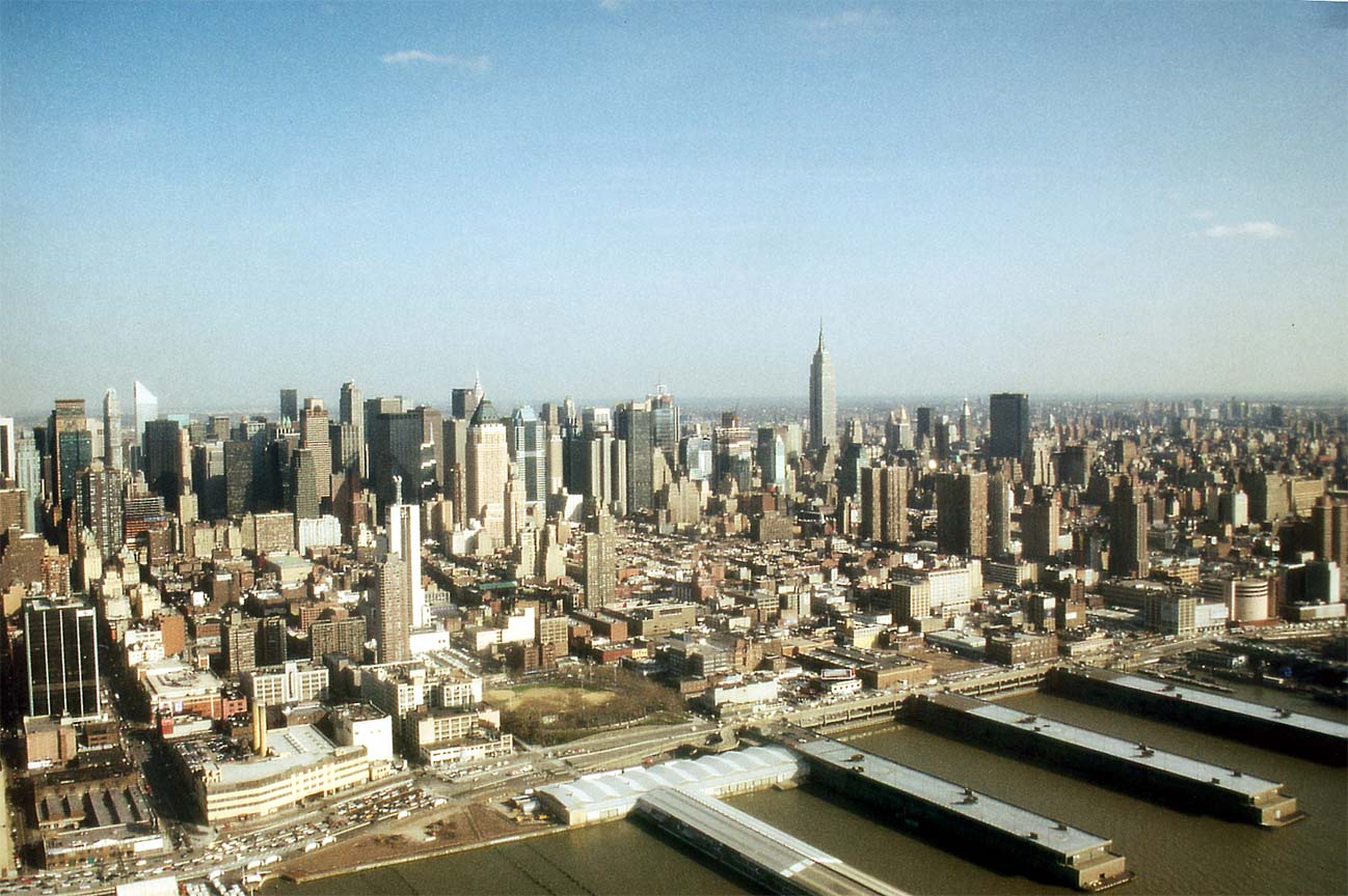 Central Manhattan and Piers 1298x864