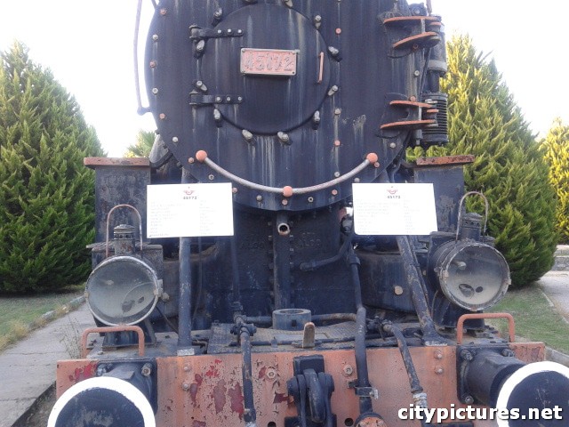 old trains 640 x 480