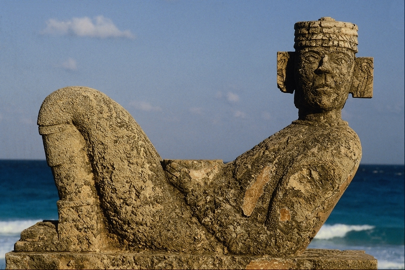 Древнейшая монументальная культовая скульптура. Статуи Мексика древнее. Каменные статуи Мексика. Цивилизация Майя скульптура. Майя, тольтеки, Ацтеки.